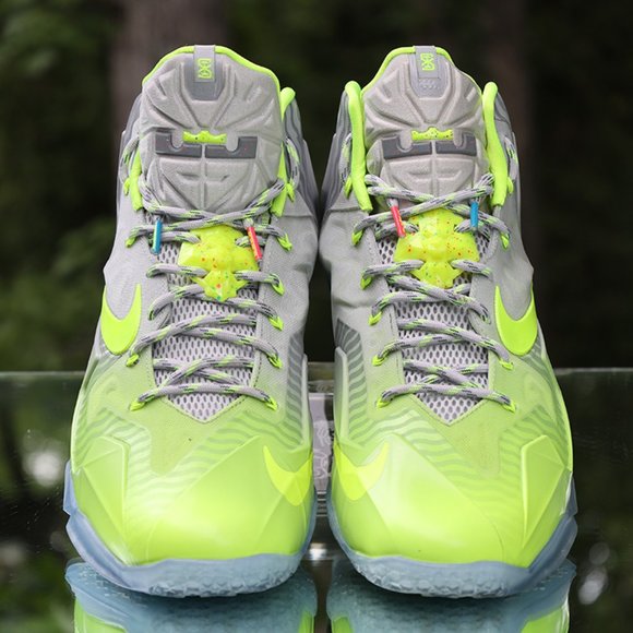 Nike LeBron 11 Maison Luster Volt - Picture 9 of 16